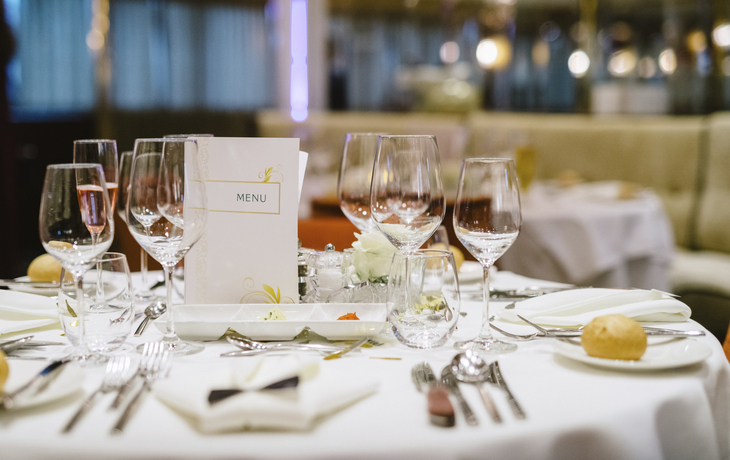 Restaurant - © Elmar Feuerbacher Photography