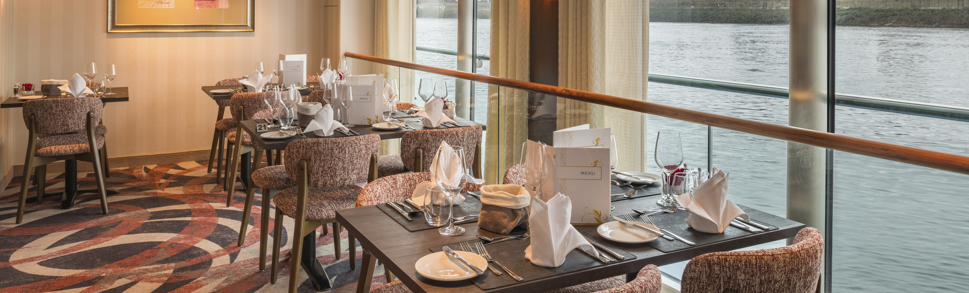 Restaurant Matterhorn mit Panoramafenstern