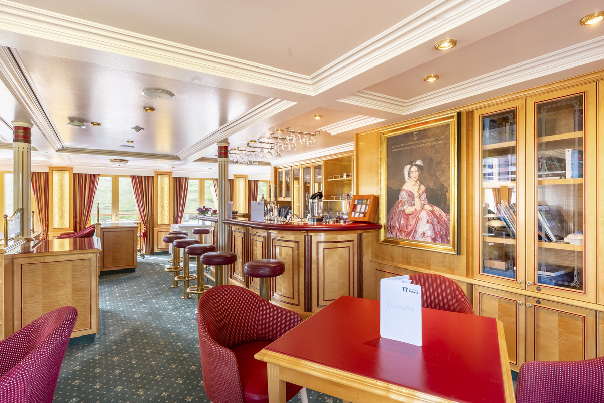 Bar im Panorama-Salon