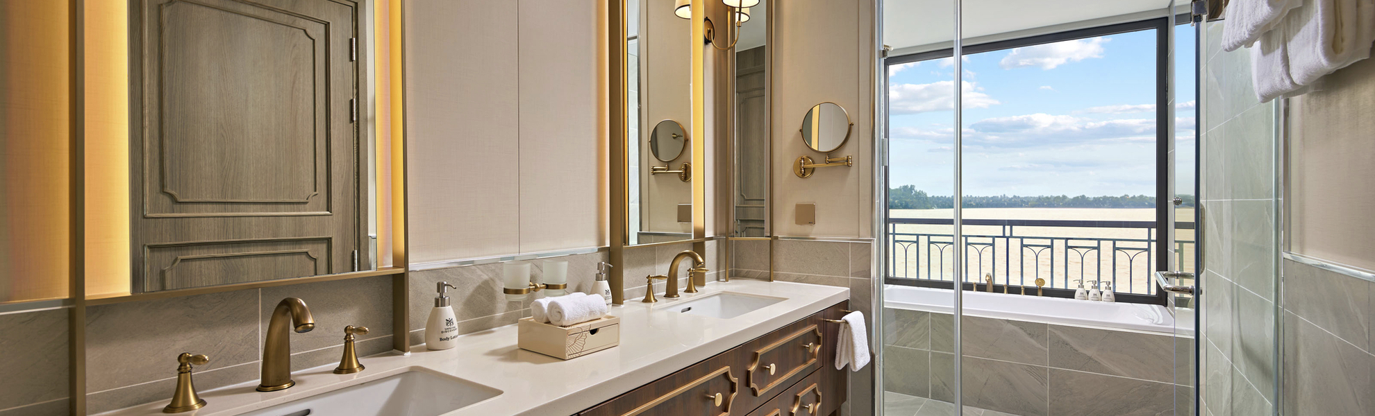 Bad, Grande Suite Oberdeck