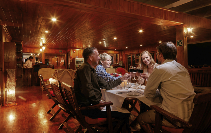 Restaurant - © Ross Hillier