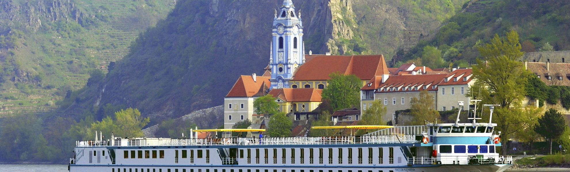 MS Prinzessin Katharina vor Dürnstein - © 