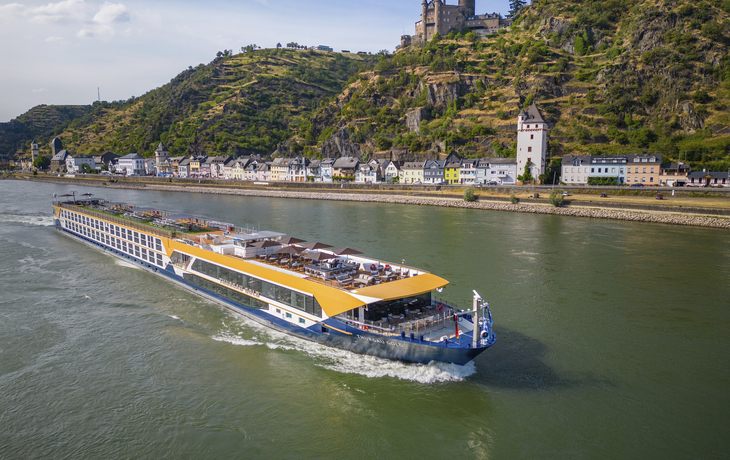 Mönch in Phnom Penh - © shutterstock_62331718