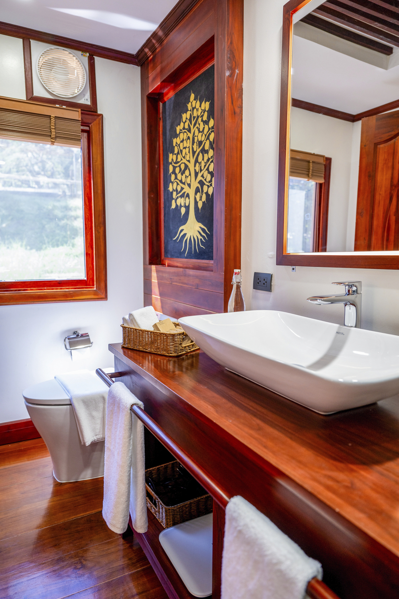 Bad der Executive-Kabine Hauptdeck - © Sabine Meeßen / www.knipsbiene.de