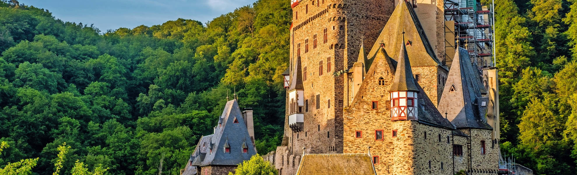 Burg Eltz in Rheinland-Pfalz - © haveseen - stock.adobe.com