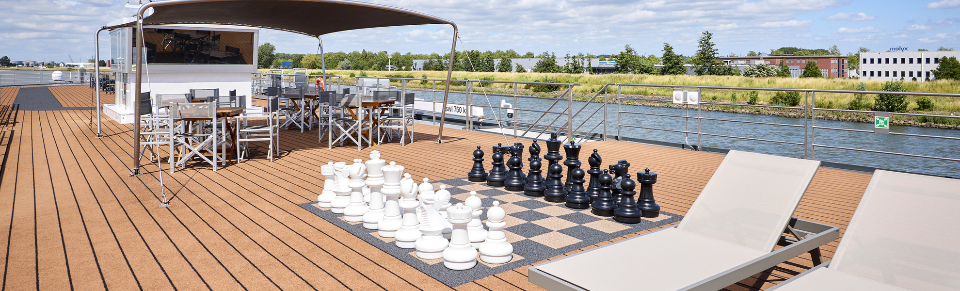 Sonnendach mit Schachbrett - © Scylla AG