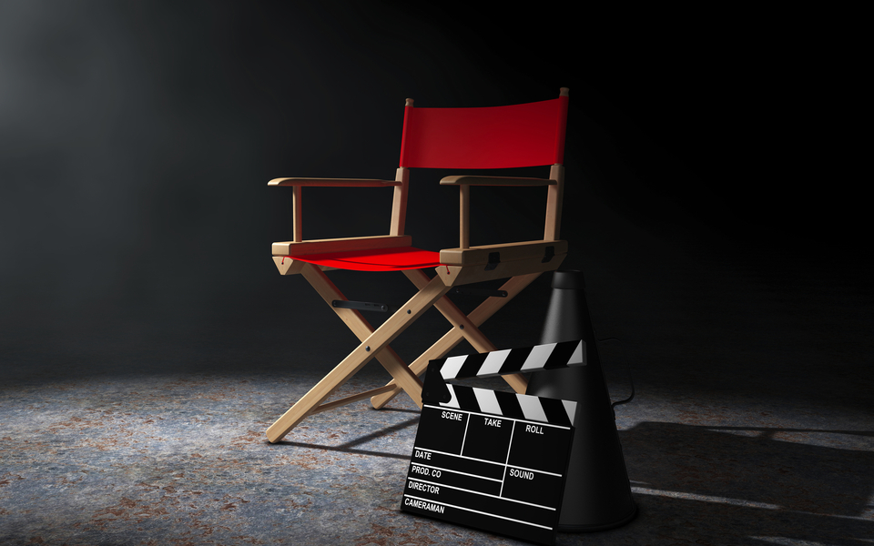 roter Regiestuhl, Movie Clapper und Megaphon - ©doomu - stock.adobe.com