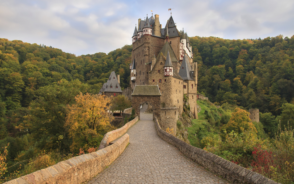 Burg Eltz im Moseltal - © Â©Adrian72 - stock.adobe.com