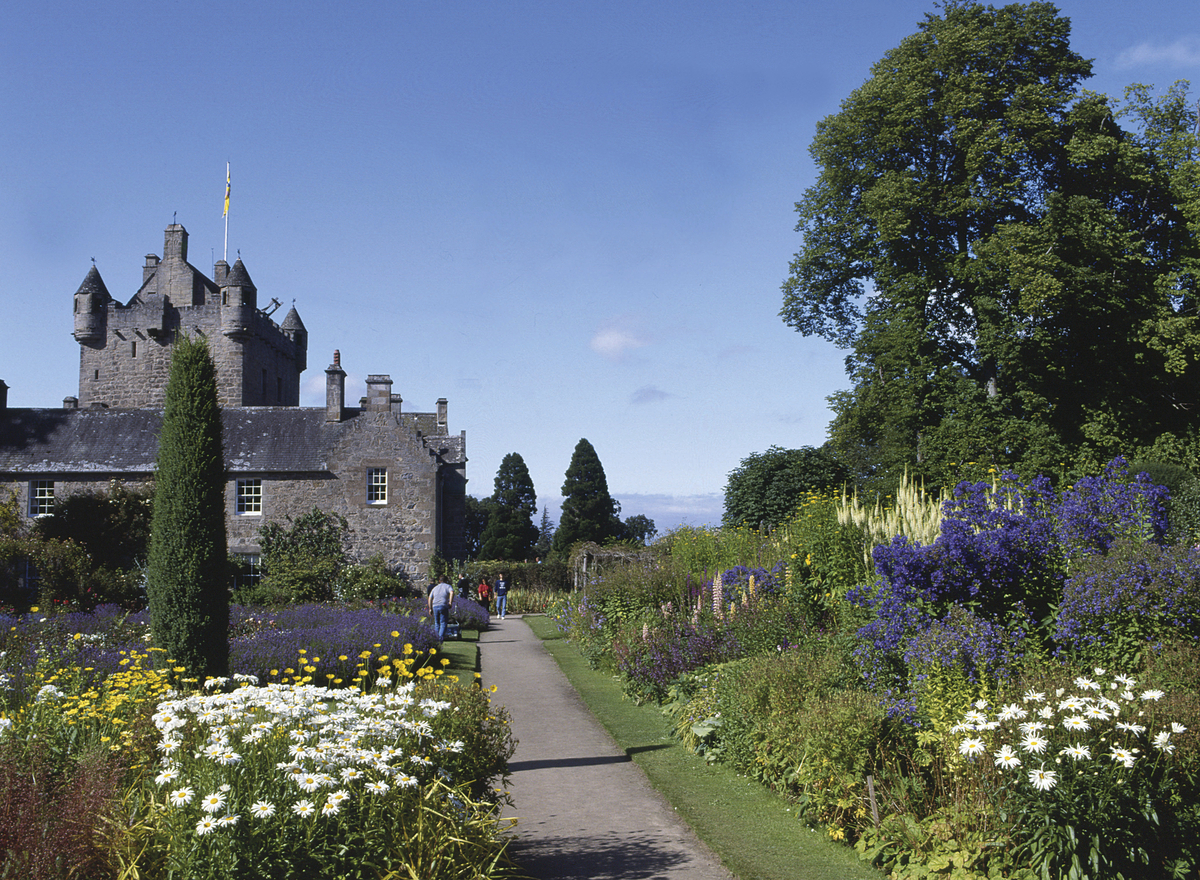 Cawdor Castle - © DEREKMcDOUGALL