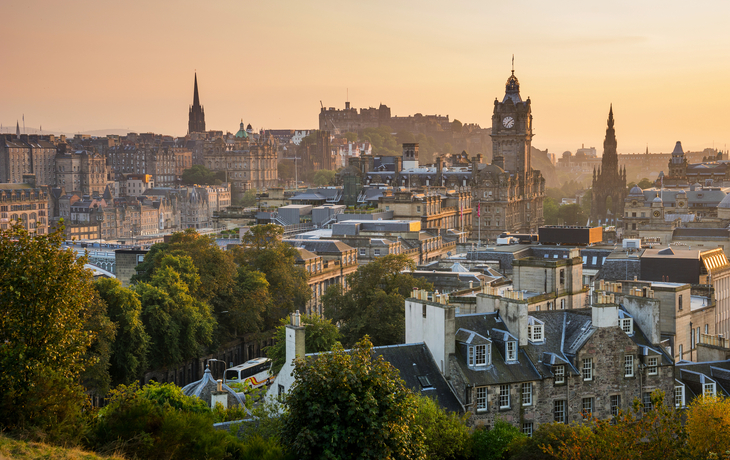 Edinburgh im Herbst vom Calton Hill aus betrachtet - © alice_photo - stock.adobe.com