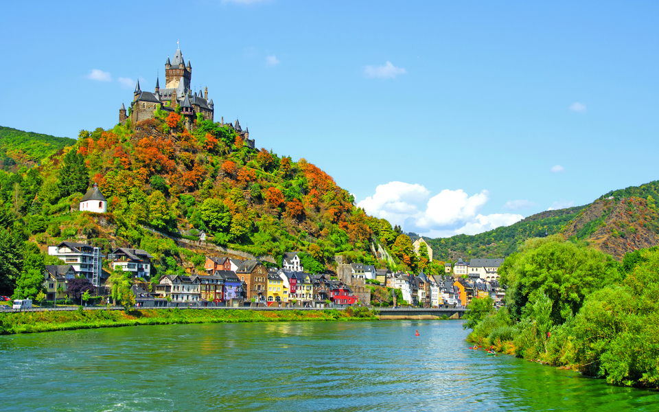 herbstliches Cochem an der Mosel - © Nina - stock.adobe.com