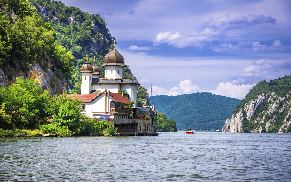 Eisernes Tor – Taldurchbruch beim Kloster Mraconia - © ecstk22 - stock.adobe.com