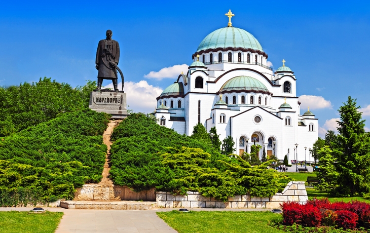 Sava-Kathedrale und Karađorđe Statue - © saiko3p - Fotolia