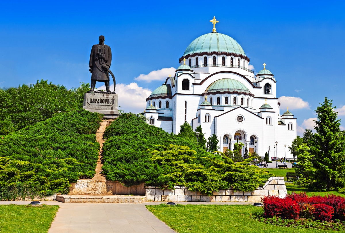 Sava-Kathedrale und Karađorđe Statue - © saiko3p - Fotolia