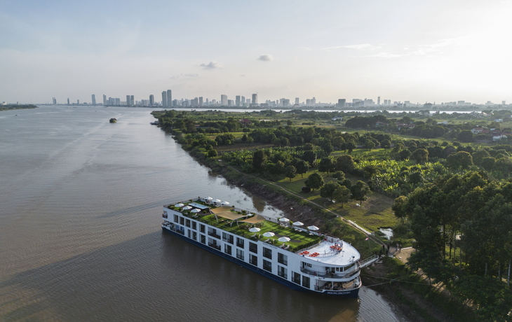 RV Mekong Discovery*****