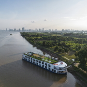 RV Mekong Discovery*****