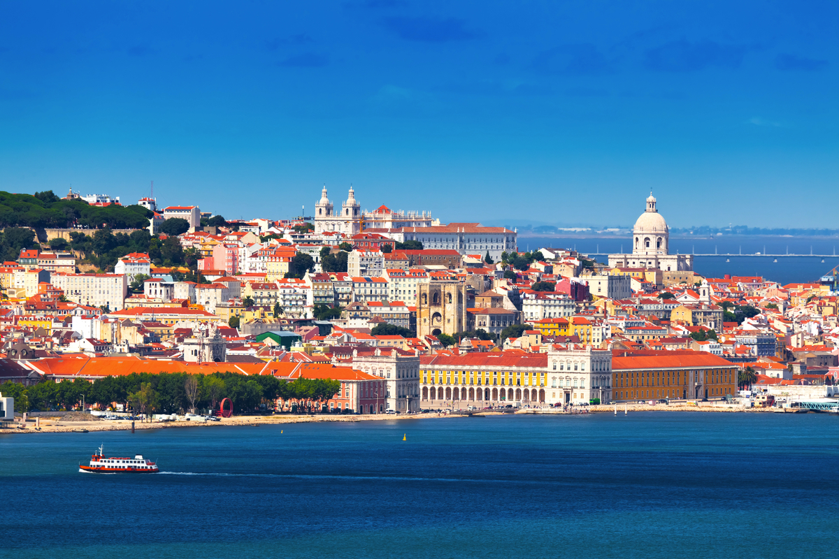Panorama von Lissabon, Portugal - ©INTERPIXELS - stock.adobe.com