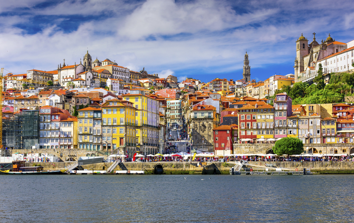 Altstadt am Douro, Porto - © shutterstock_294328388