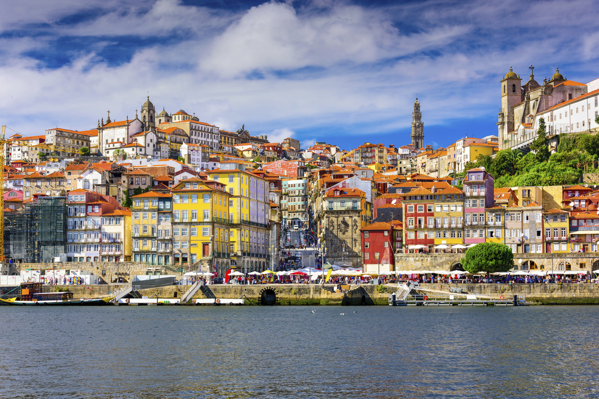 Altstadt am Douro, Porto - © shutterstock_294328388