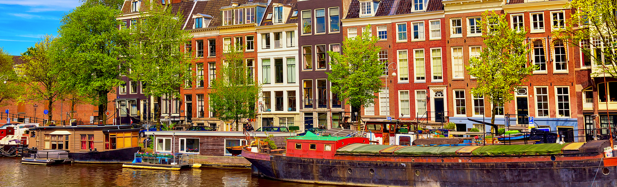 Amsterdam im Sommer - © Nikolay N. Antonov - stock.adobe.com