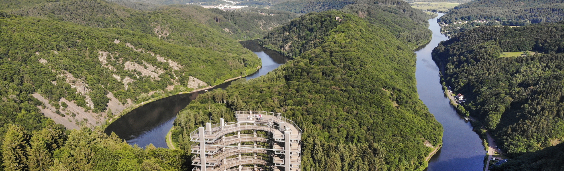 Luftbild Saarschleife mit Baumwipfelpfad - © Henry Czauderna - stock.adobe.com