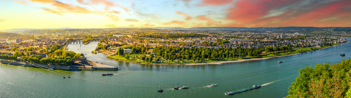 Deutsches Eck in Koblenz - © Sina Ettmer - stock.adobe.com
