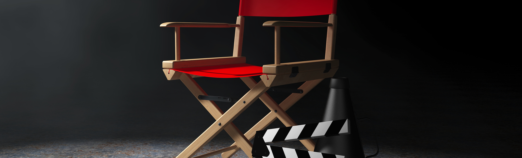 roter Regiestuhl, Movie Clapper und Megaphon - ©doomu - stock.adobe.com
