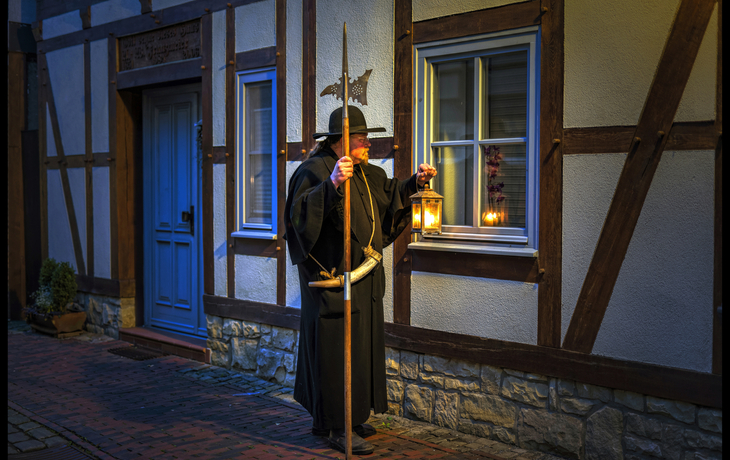 Nachtwächter bei der Arbeit - © ROLF FISCHER RINTELN