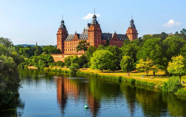 Schloss Johannisburg in Aschaffenburg  - © Sina Ettmer - stock.adobe.com