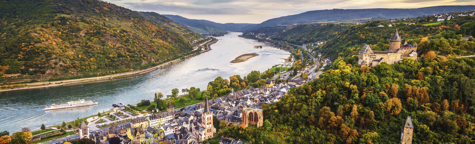 Bacharach am Mittelrhein - © katjaverhoeven - stock.adobe.com