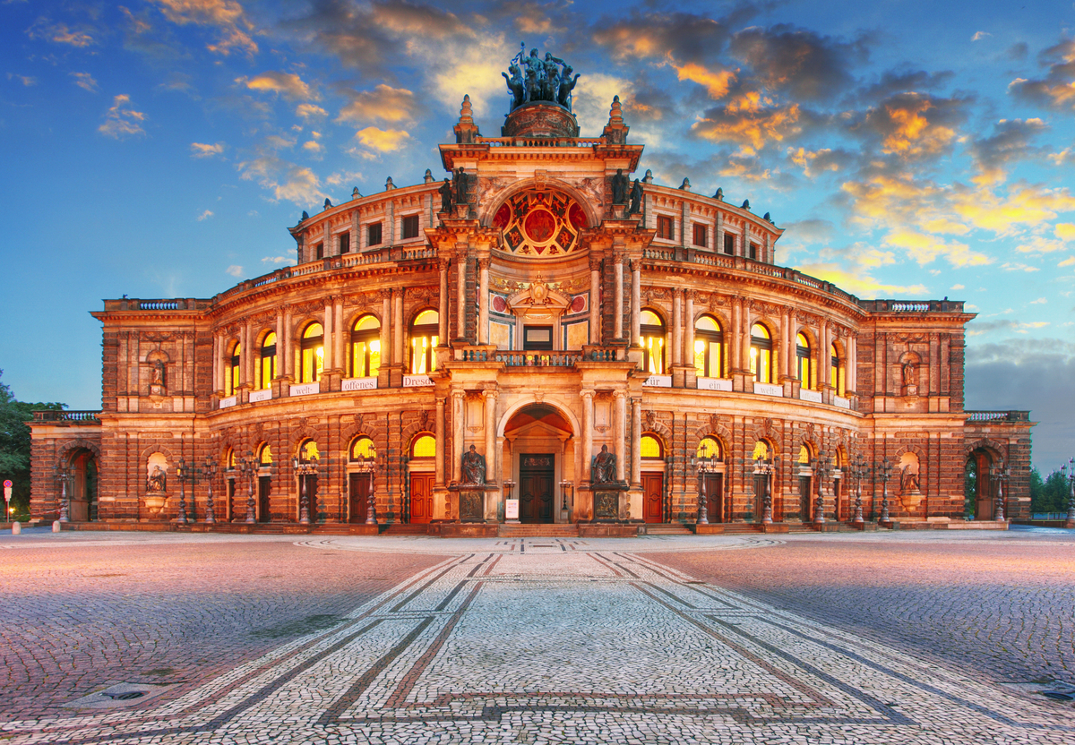 Semperoper - © TTstudio - stock.adobe.com