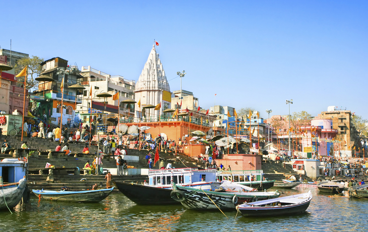 Die heilige Stadt am Ganges, Varanasi - © shutterstock_66189043