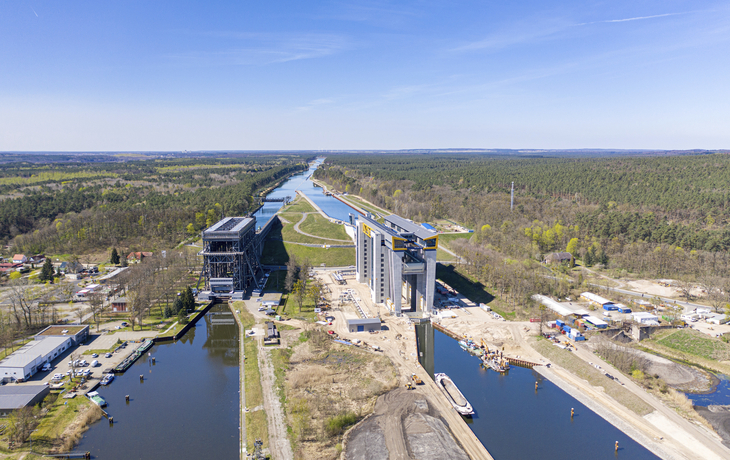Mönch in Phnom Penh - © shutterstock_62331718