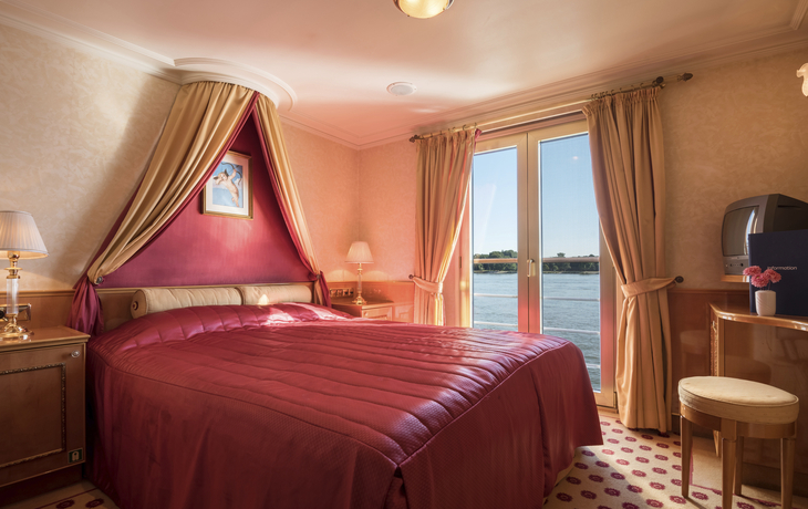 2-Bettkabine Oberdeck (ca. 12 m²) mit franz. Balkon, Doppelbett - © 