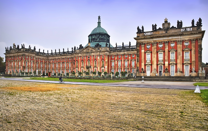 Schloss Sanssouci, Potsdam - © shutterstock_276401771