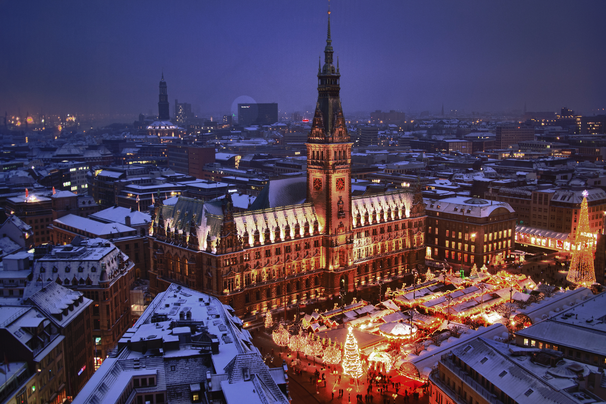 weihnachtliches Hamburg, Deutschland - © Jrg - stock.adobe.com