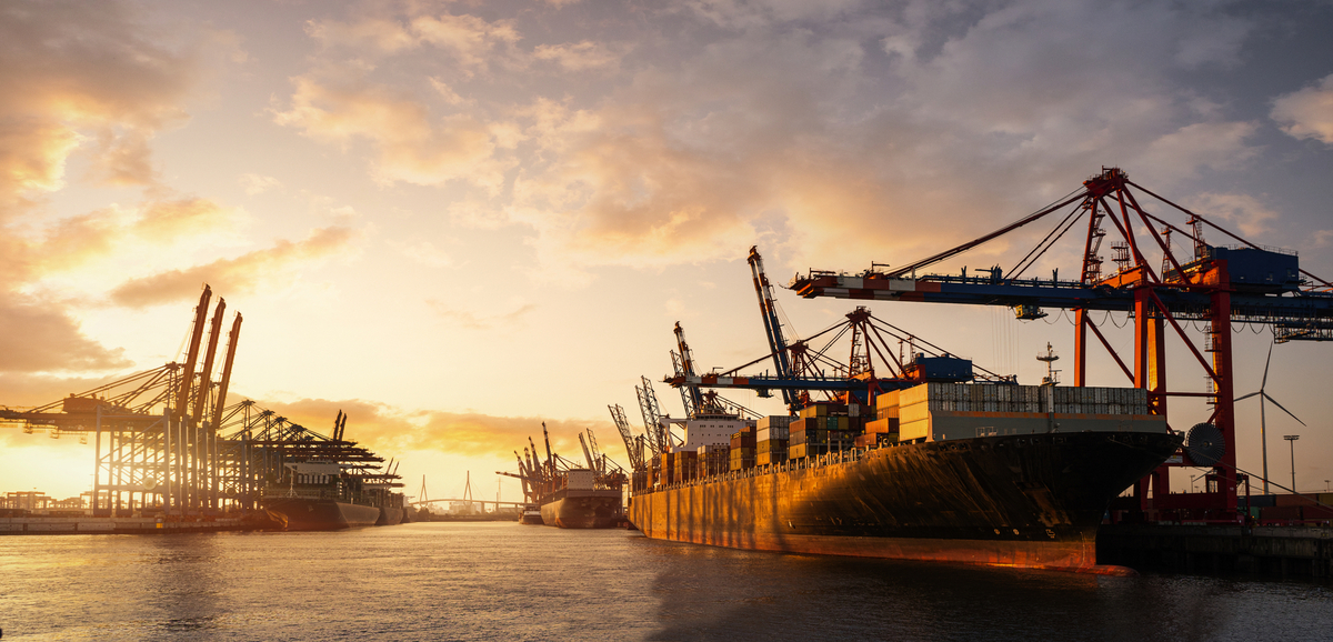 Hamburg Container-Hafen - © m.mphoto - stock.adobe.com