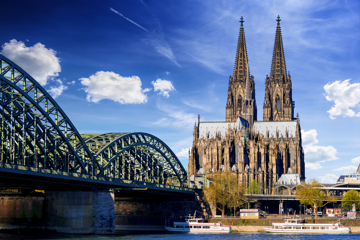 Hohenzollernbrücke und Kölner Dom - © Guenter Albers