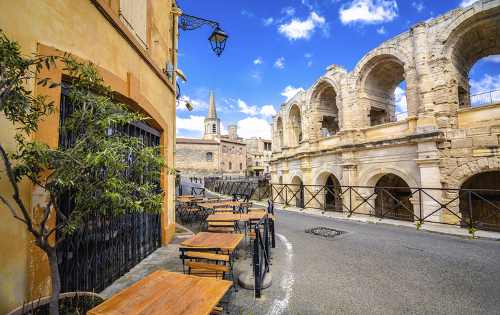 Altstadt von Arles - © xbrchx - stock.adobe.com