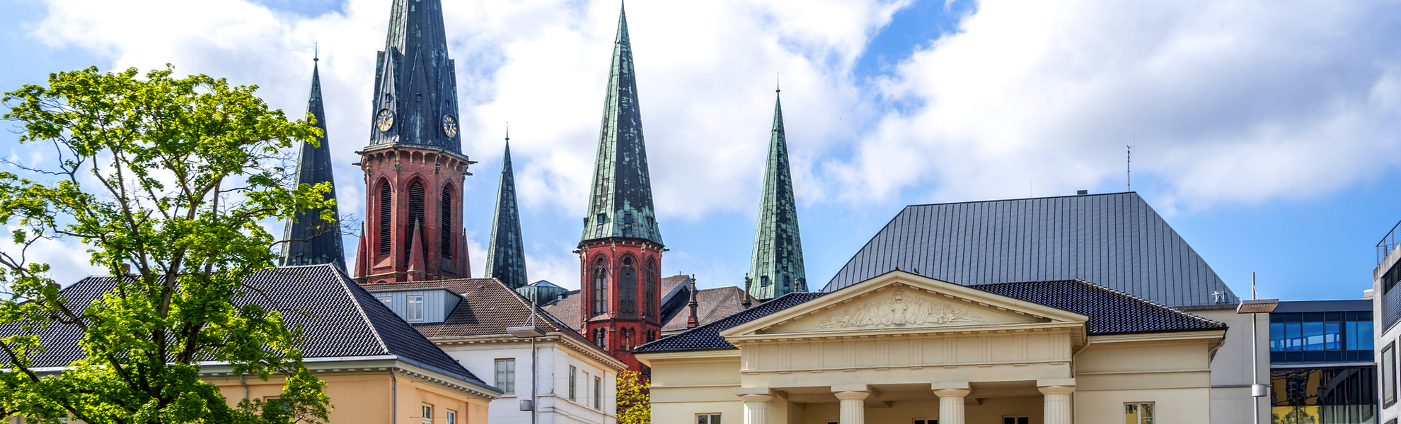 Schlossplatz in Oldenburg - © Sina Ettmer - stock.adobe.com