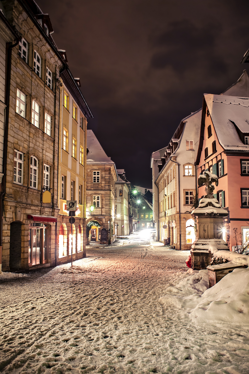 Bamberg bei Nacht - ©Val Thoermer - stock.adobe.com