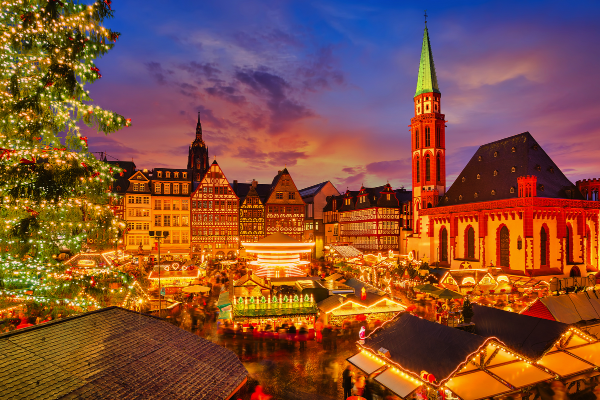 Weihnachtsmarkt in Frankfurt - © sborisov - stock.adobe.com