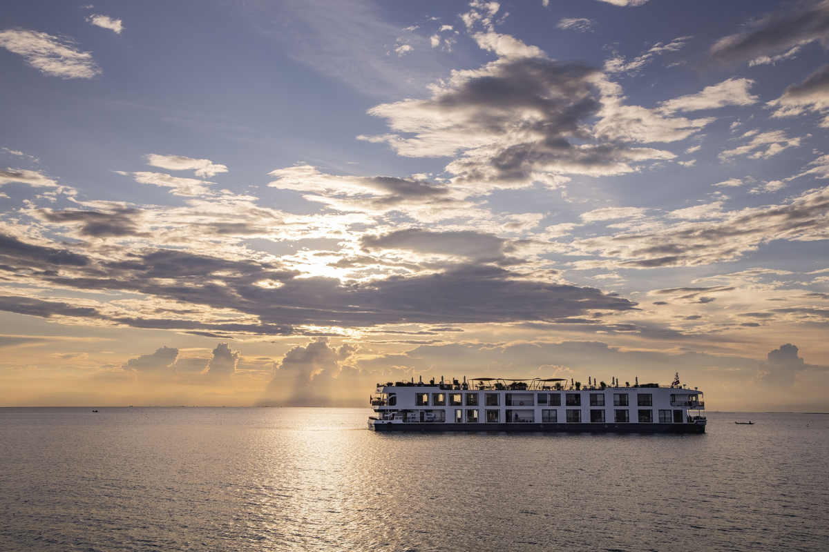 RV Mekong Discovery*****