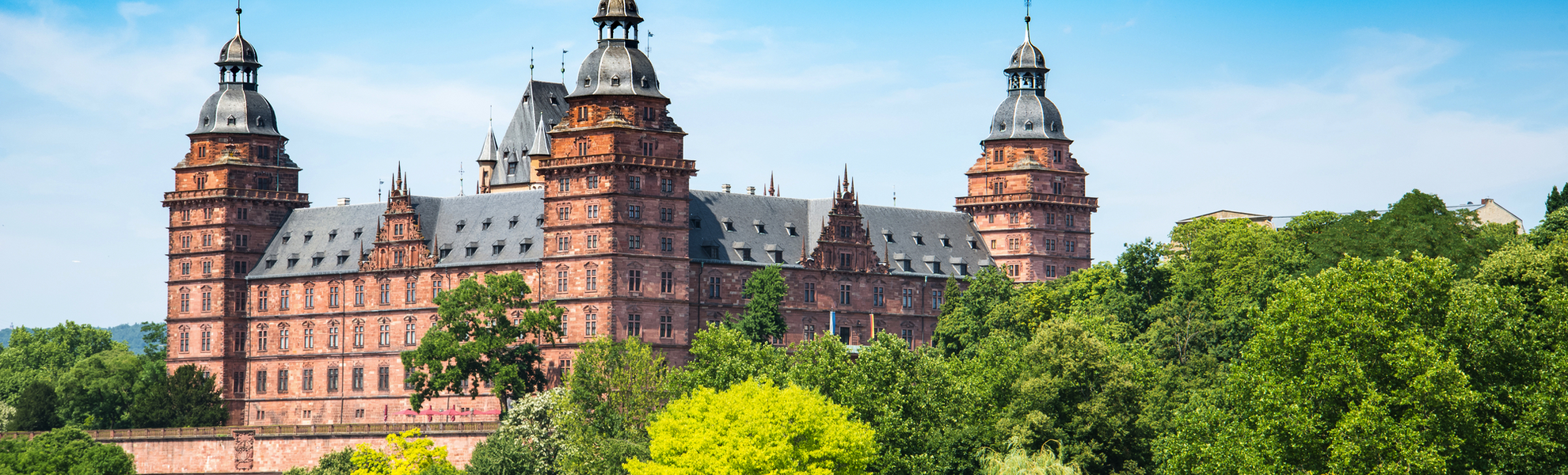 Schloss Johannisburg in Aschaffenburg  - © naughtynut - stock.adobe.com