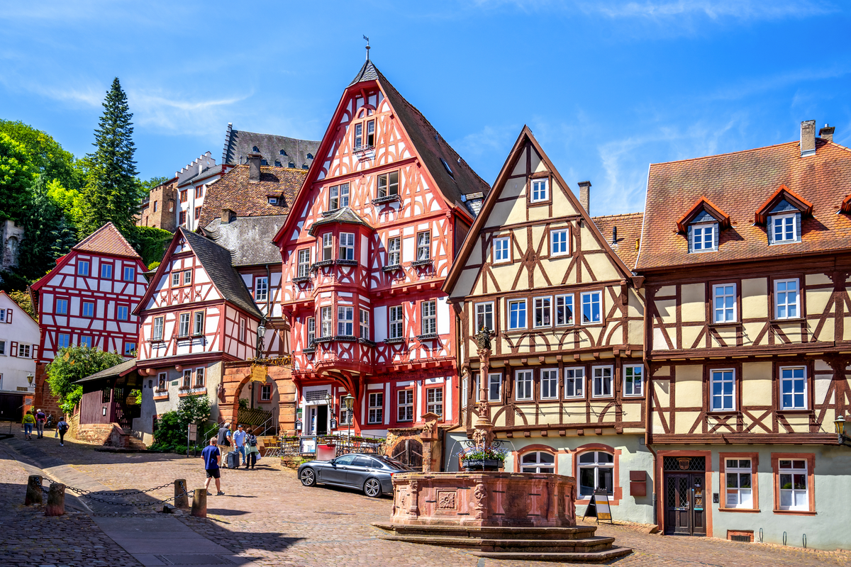 Alter Markt in Miltenberg - © Sina Ettmer - stock.adobe.com