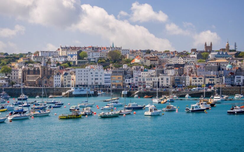 Hafen der britischen Kanalinsel Guernsey
