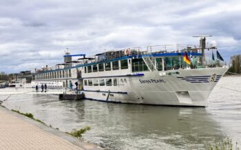 Die MS Swiss Pearl am Anleger